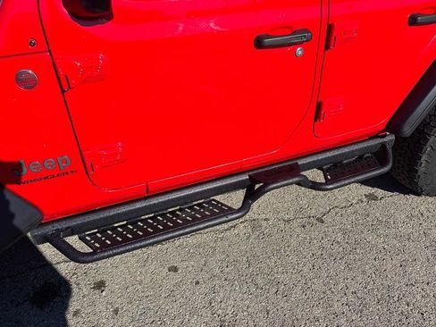 Used 2024 Jeep Wrangler Unlimited Rubicon image 9