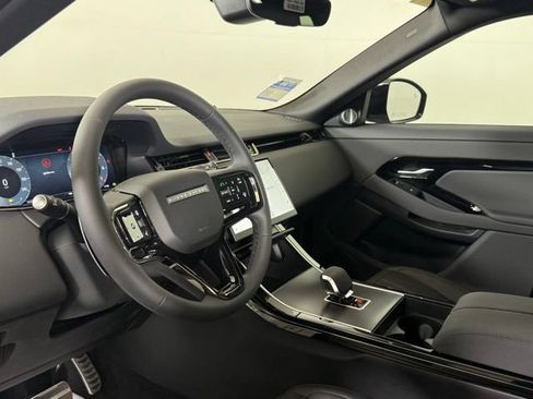 Used 2026 Land Rover Range Rover Evoque Dynamic SE AWD/4WD image 4