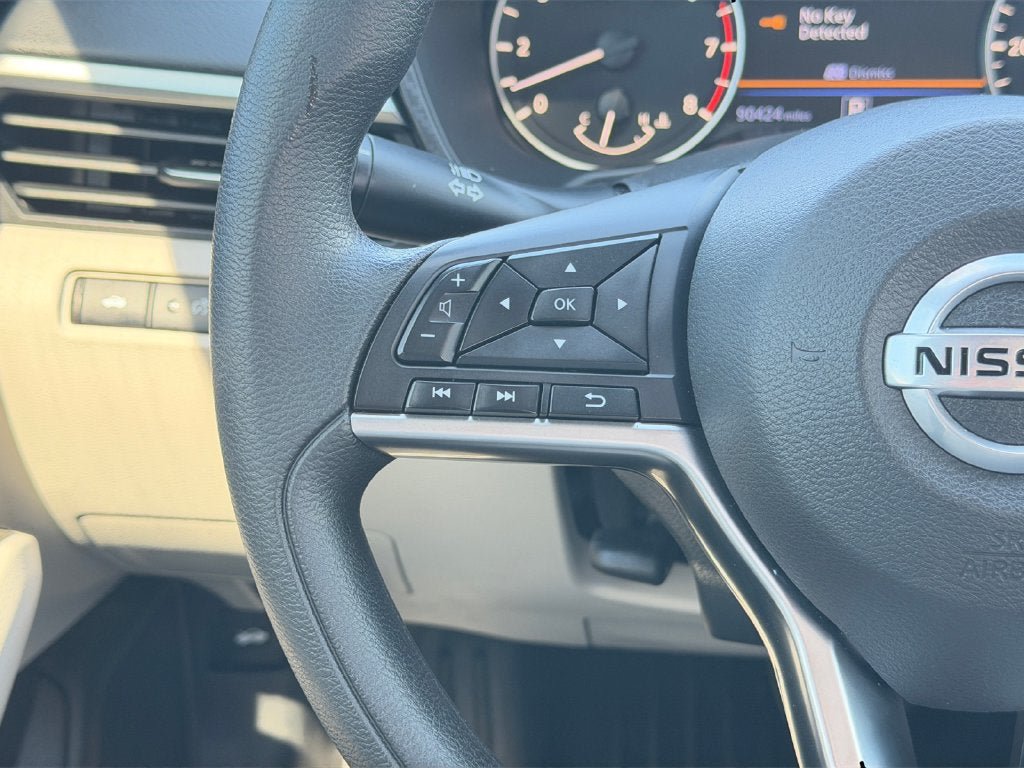 Used 2021 Nissan Altima 2.5 SV AWD/4WD image 16