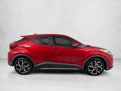 Used 2020 Toyota C-HR XLE FWD image 2