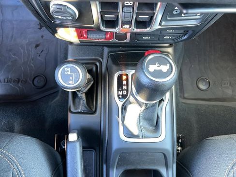 Used 2024 Jeep Wrangler Willys image 23