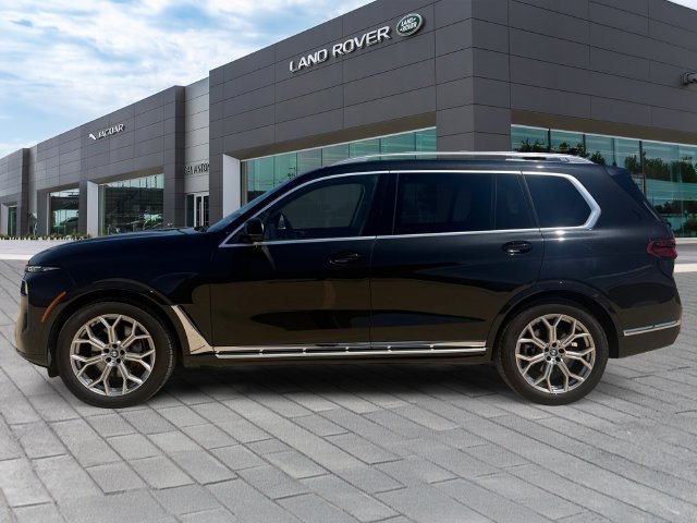 Used 2025 BMW X7 xDrive40i AWD/4WD image 2