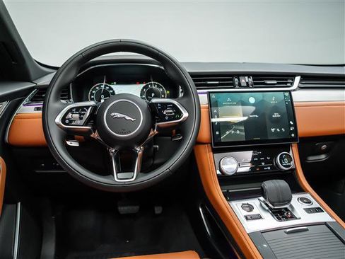New 2026 Jaguar F-PACE R-Dynamic S AWD/4WD image 19