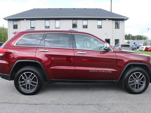 Used 2018 Jeep Grand Cherokee Limited AWD/4WD image 6