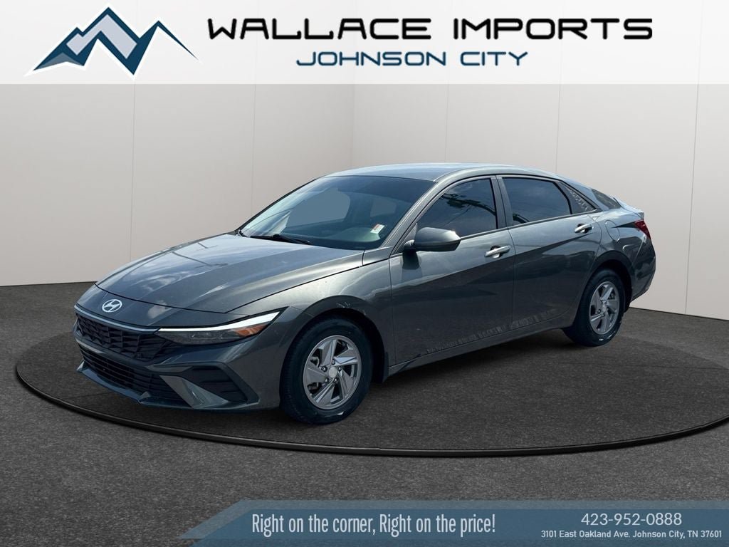 Used 2024 Hyundai Elantra SE FWD image 2