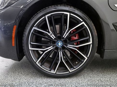 Used 2023 BMW 530e w/ M Sport Package RWD image 40