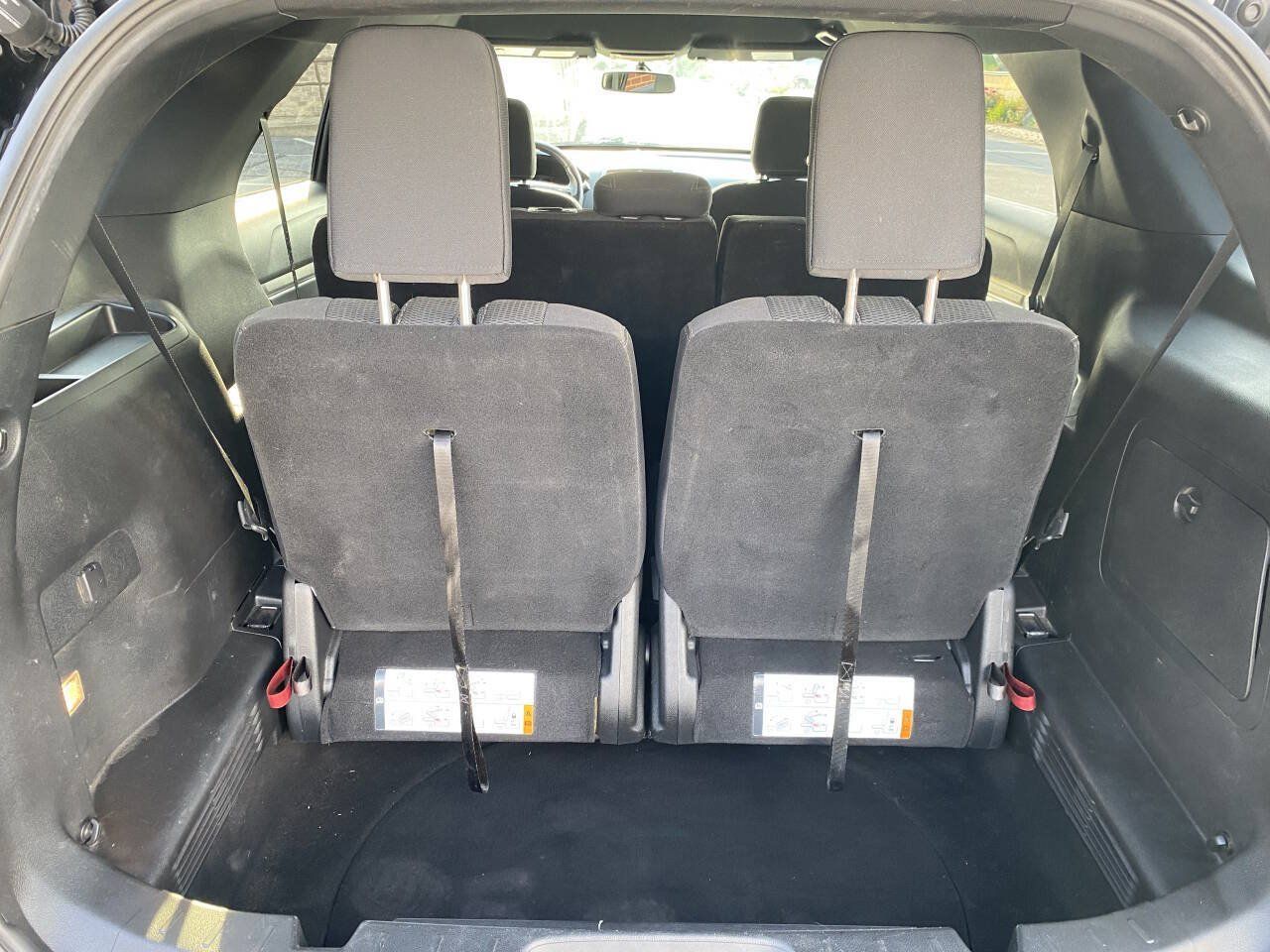 Used 2018 Ford Explorer XLT w/ Equipment Group 201A AWD/4WD image 26