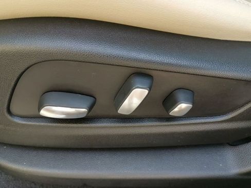 Used 2017 Cadillac XT5 Luxury w/ Driver Awareness Package FWD image 14