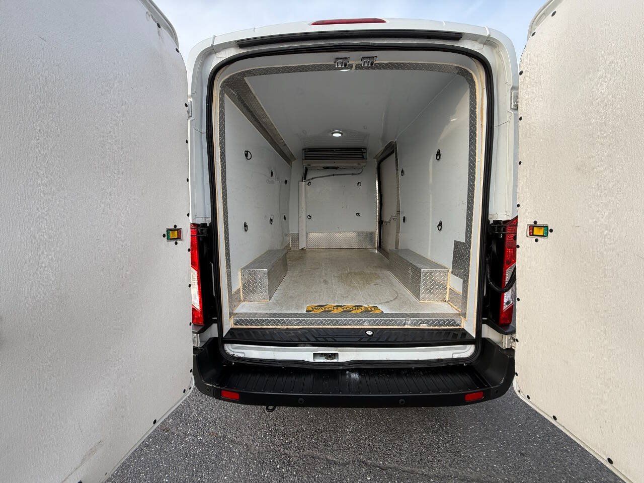 Used 2017 Ford Transit 250 148 Medium Roof RWD image 9
