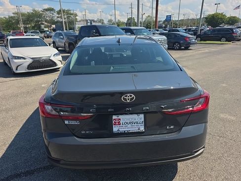 Used 2025 Toyota Camry LE FWD image 5