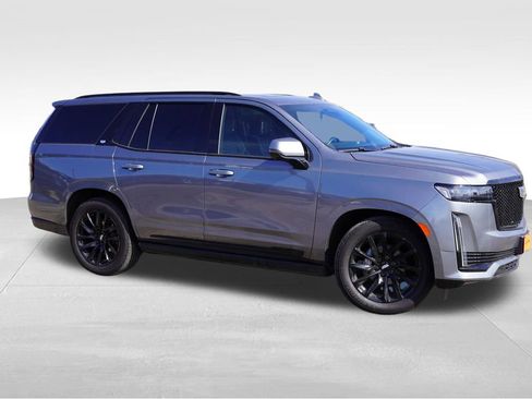 Used 2022 Cadillac Escalade Sport w/ Touring Package image 3