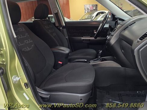 Used 2013 Kia Soul + FWD image 16