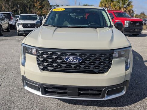 New 2025 Ford Maverick Lariat image 9