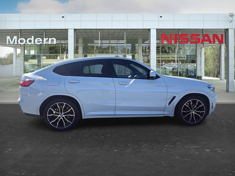 Used 2021 BMW X4 xDrive30i w/ Executive Package AWD/4WD image 6