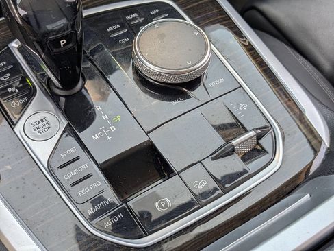 Used 2019 BMW X7 xDrive40i w/ Parking Assistance Package image 30