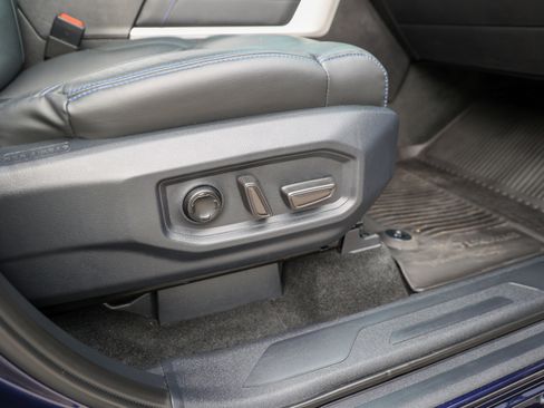 Used 2025 Toyota Tundra Platinum AWD/4WD image 39