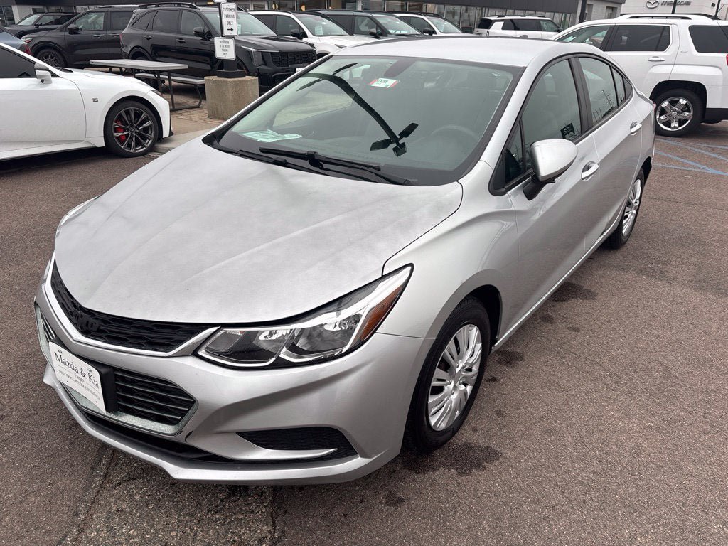 Used 2017 Chevrolet Cruze LS FWD image 1