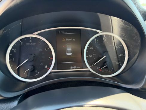 Used 2018 Nissan Sentra SR Turbo w/ SR Midnight Edition Package FWD image 19