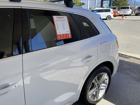 Used 2024 Audi Q5 e Premium w/ Convenience Package image 62