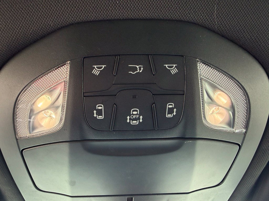Used 2025 Chrysler Pacifica Select FWD image 14