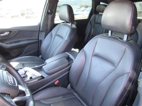 Used 2017 Audi Q7 3.0T Premium Plus w/ Premium Plus Package image 8