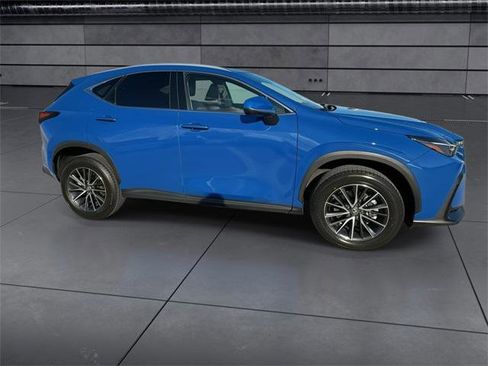 Certified 2025 Lexus NX 250 FWD w/ Premium Package image 9