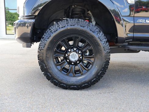 Used 2022 Ford F350 Platinum w/ Tremor Off-Road Package AWD/4WD image 18