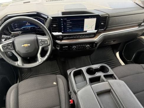 Used 2025 Chevrolet Silverado 2500 LT w/ Convenience Package AWD/4WD image 16