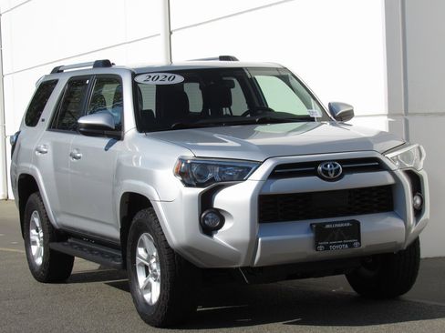 Certified 2020 Toyota 4Runner SR5 image 2