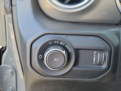 Certified 2023 Jeep Wrangler Unlimited Sahara AWD/4WD image 13
