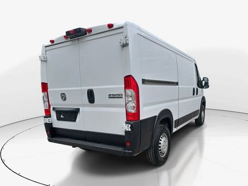 Used 2025 RAM ProMaster 2500 w/ Convenience Group FWD image 10