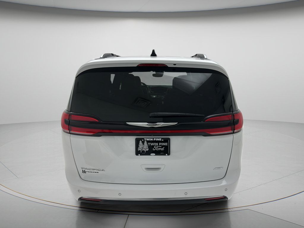 Used 2024 Chrysler Pacifica Pinnacle AWD/4WD image 6
