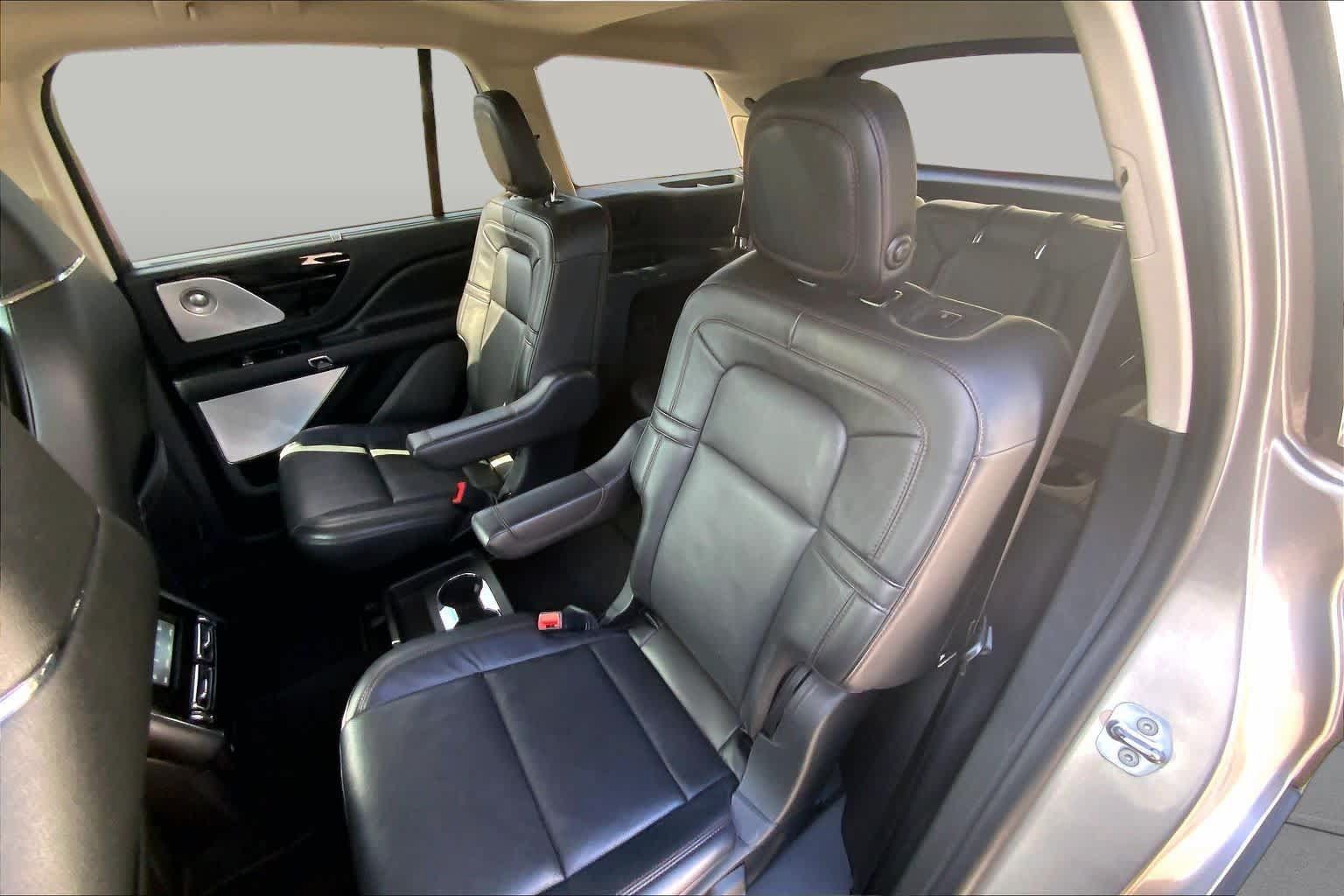 Used 2020 Lincoln Aviator Reserve w/ Equipment Group 201A RWD image 20