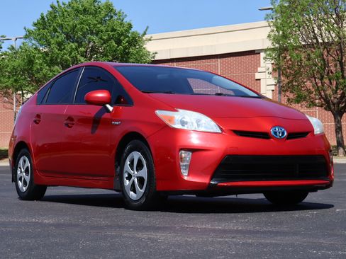 Used 2012 Toyota Prius Two FWD image 1