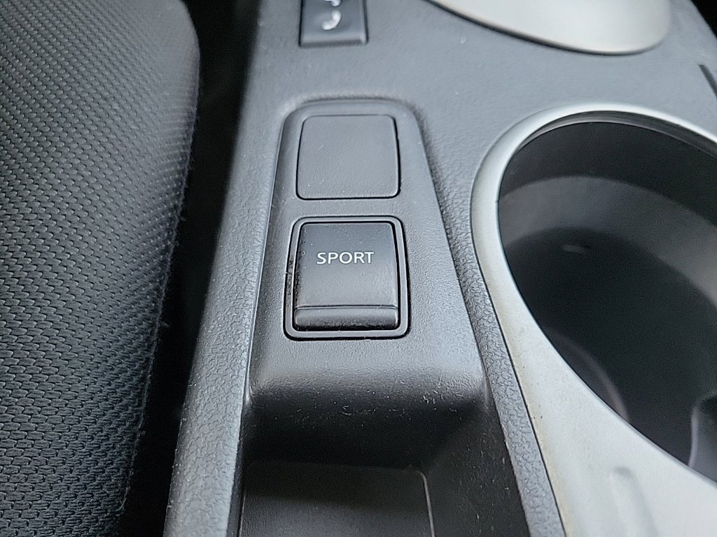 Used 2013 Nissan Rogue S AWD/4WD image 25