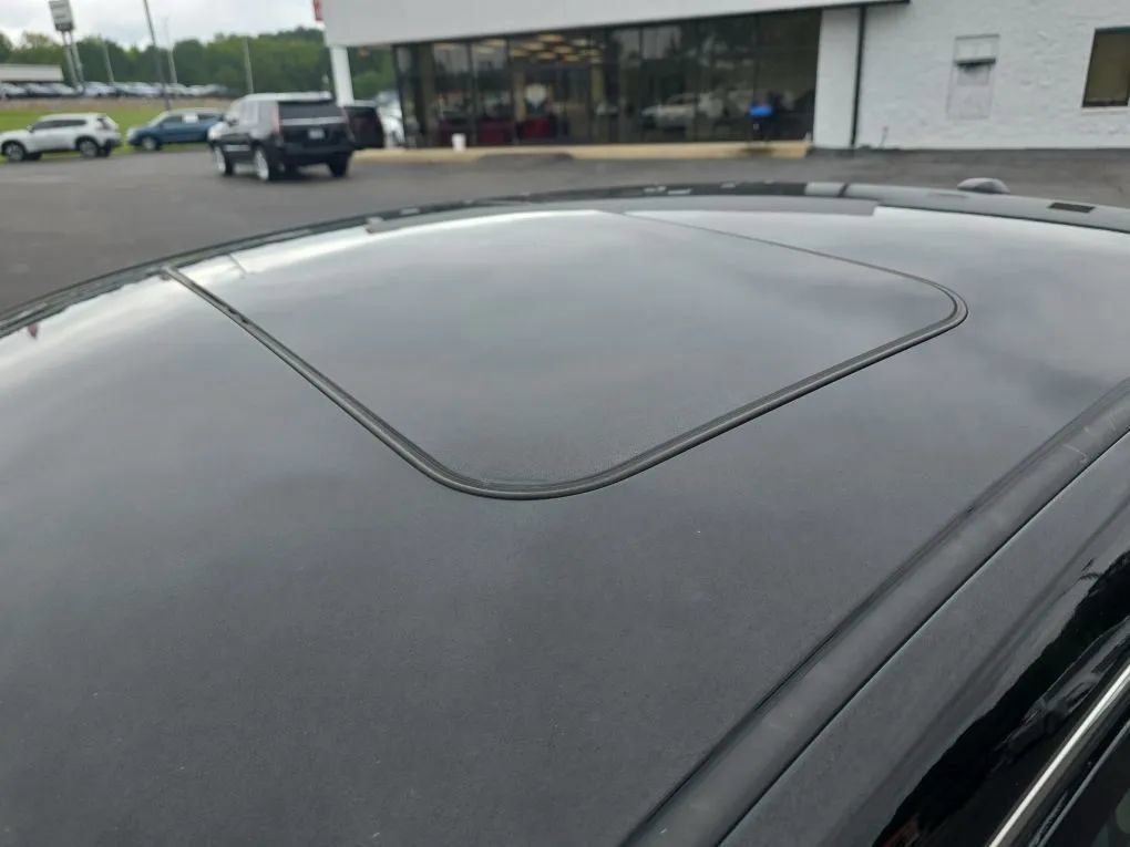 Used 2019 Nissan Sentra SV w/ Special Edition Package FWD image 13