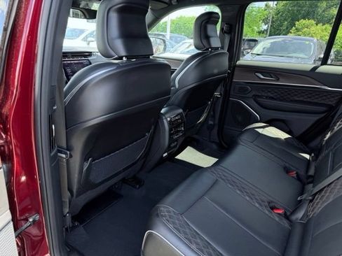 Certified 2025 Jeep Grand Cherokee Summit AWD/4WD image 24