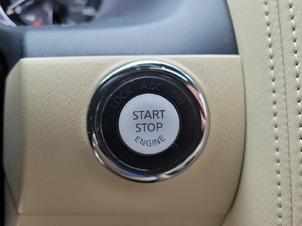 Used 2021 INFINITI QX80 Sensory w/ Cargo Package AWD/4WD image 17