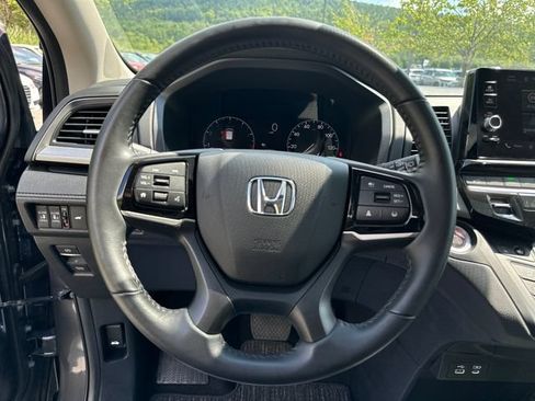 Used 2025 Honda Odyssey EX-L image 13