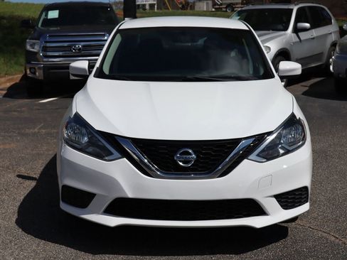 Used 2019 Nissan Sentra S image 2
