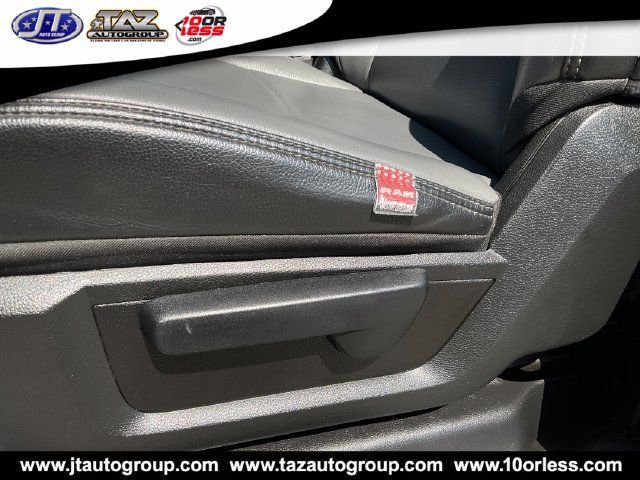 Used 2022 RAM 2500 Tradesman w/ Chrome Appearance Group AWD/4WD image 11
