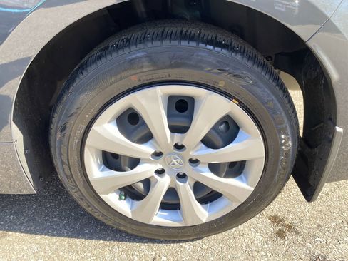 Used 2023 Toyota Corolla LE image 15