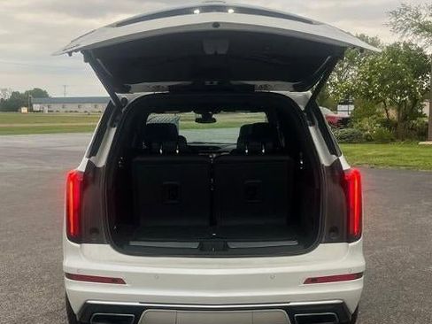 Used 2022 Cadillac XT6 Premium Luxury AWD/4WD image 33