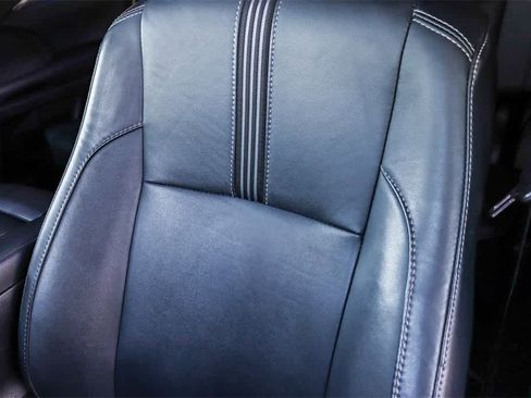 Used 2017 Toyota Highlander SE image 27