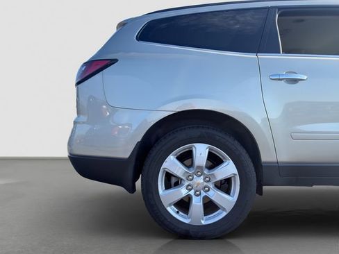Used 2017 Chevrolet Traverse LT w/ Style and Technology Package image 23