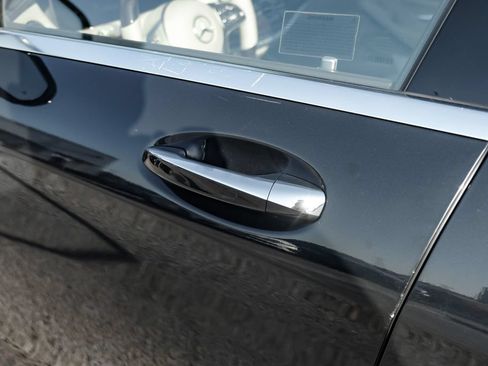 Used 2019 Mercedes-Benz S 560 Sedan image 45