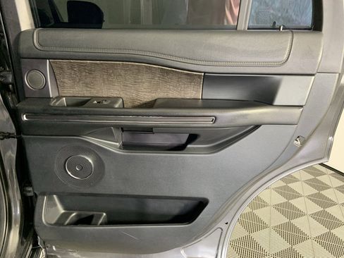Used 2021 Ford Expedition Limited image 31