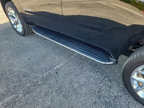 Used 2017 GMC Yukon SLT image 9