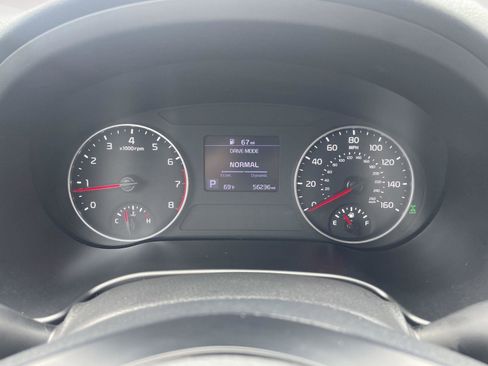 Used 2022 Kia Seltos LX image 2