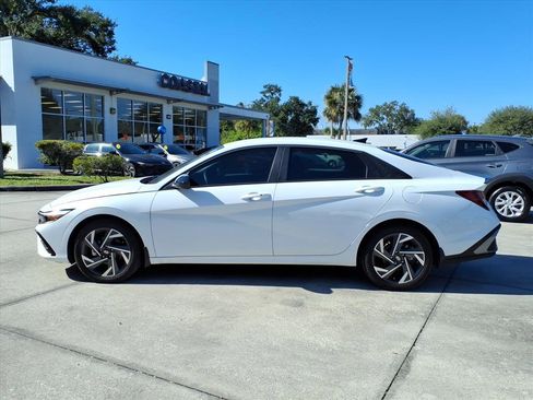 Certified 2025 Hyundai Elantra Sport image 21